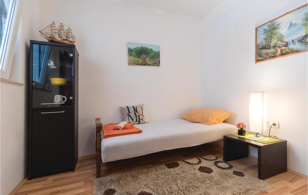 3 Bedroom Lovely Apartment In Bacinska Jezera 普洛切 外观 照片